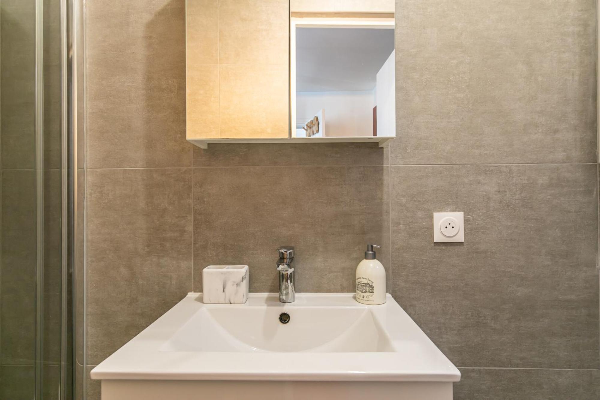 Mba Splendide Appart - Diderot 1 - Proche De Nation Montreuil  Exterior photo